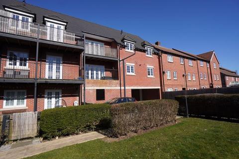 2 bedroom apartment for sale, Grange Drive, High Wycombe HP13