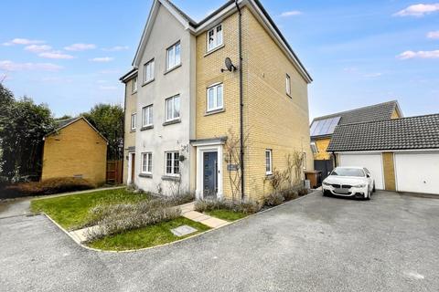 Lapwing Grove, STOWMARKET, IP14