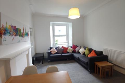 4 bedroom flat to rent, Lothian Road, Tollcross, Edinburgh, EH3