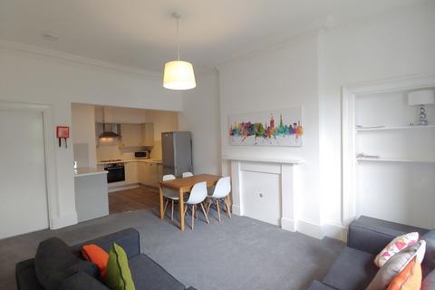 4 bedroom flat to rent, Lothian Road, Tollcross, Edinburgh, EH3