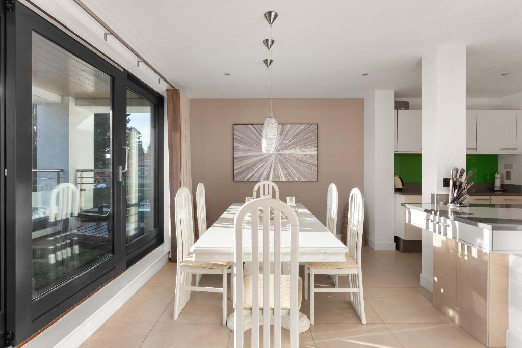 34 A Barnton Avenue W