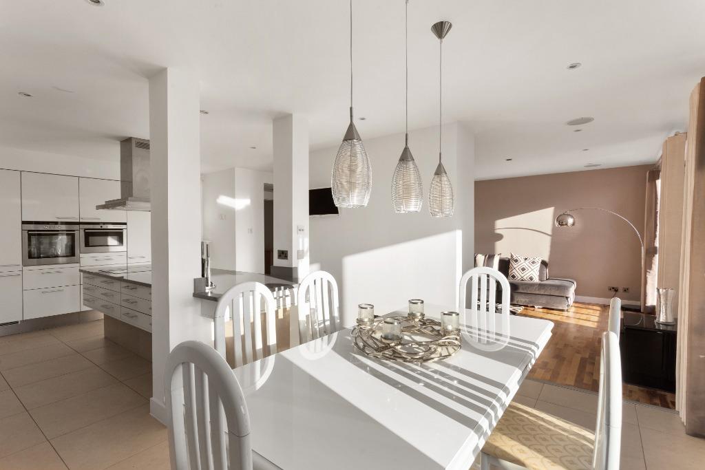 34 A Barnton Avenue W