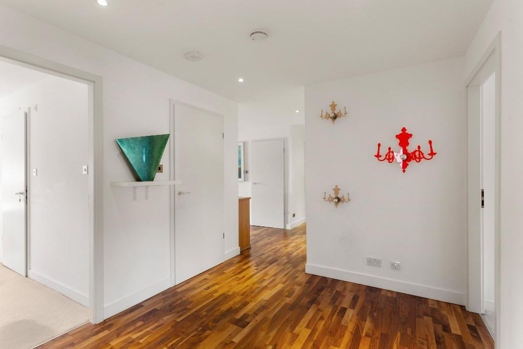 34 A Barnton Avenue W