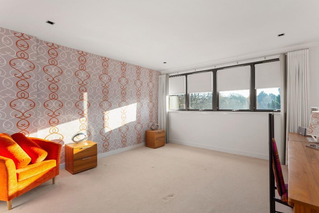 34 A Barnton Avenue W