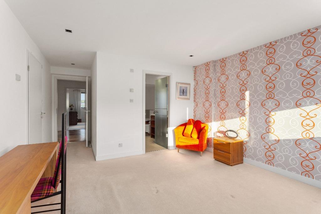 34 A Barnton Avenue W