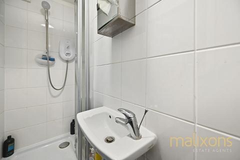 8 Caernarvon Close, Mitcham, CR4 1XD