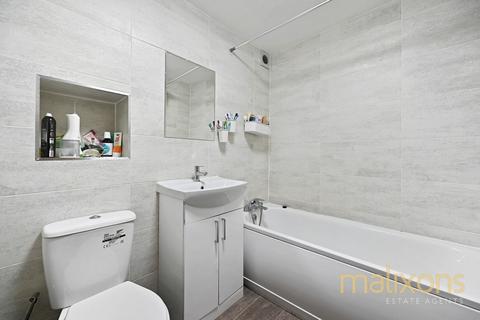 8 Caernarvon Close, Mitcham, CR4 1XD