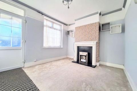 3 bedroom terraced house to rent, London Road, Dartford DA2