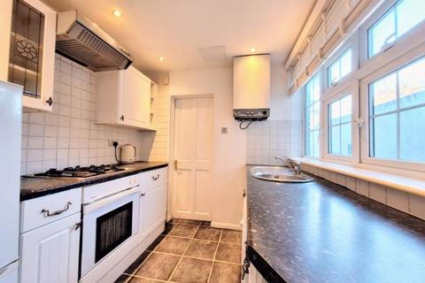 3 bedroom terraced house to rent, London Road, Dartford DA2