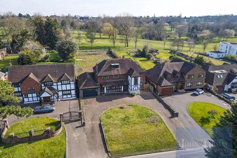 4 bedroom detached house for sale, High Road, Chigwell IG7