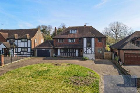 4 bedroom detached house for sale, High Road, Chigwell IG7