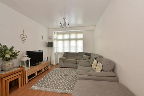 3 bedroom terraced house for sale, Benets Road, Hornchurch, Essex