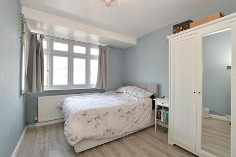 3 bedroom terraced house for sale, Benets Road, Hornchurch, Essex