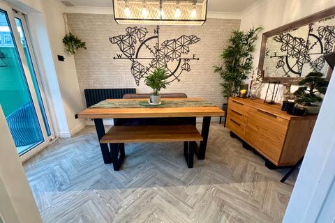 55 Tameton Close, Luton, LU2 8UX