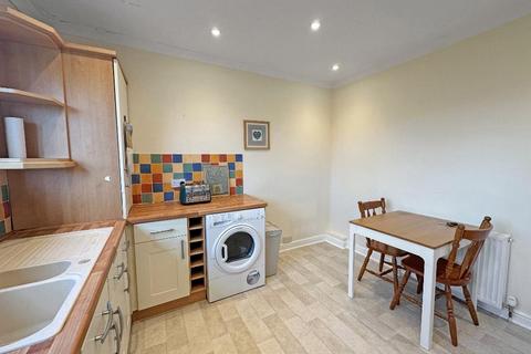 2 bedroom maisonette for sale, Crewes Close, Warlingham, CR6 9NX