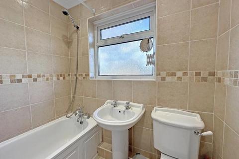 2 bedroom maisonette for sale, Crewes Close, Warlingham, CR6 9NX