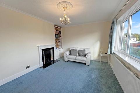 6 Crewes Close, Warlingham, CR6 9NX
