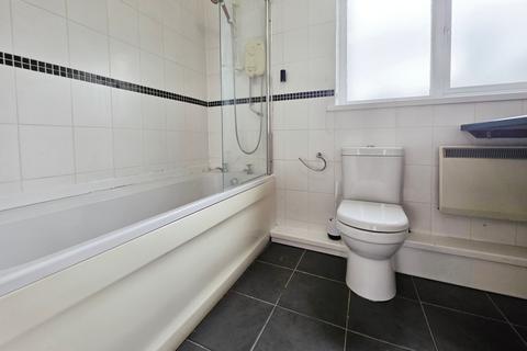 2 bedroom apartment to rent, Highwood Close, Bolton