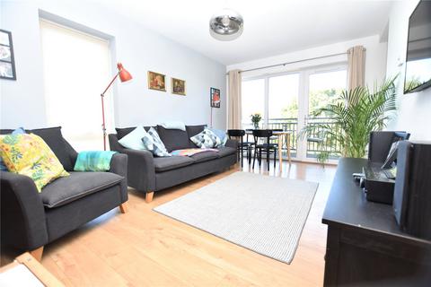 3 bedroom apartment to rent, Watson Place, London, SE25