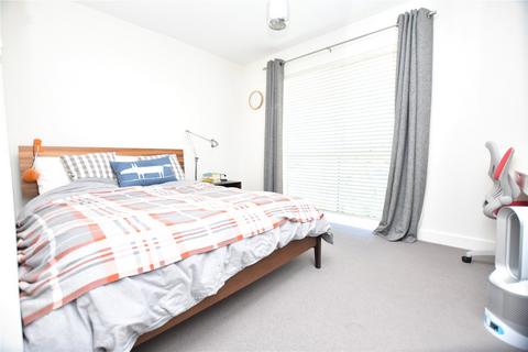 3 bedroom apartment to rent, Watson Place, London, SE25