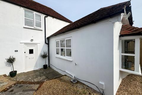 3 bedroom detached house to rent, Priory Road, Gosport PO12