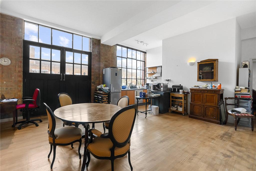 Boyd Street, E1 2 bed apartment for sale - £850,000