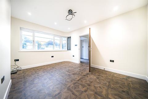107 Woolacombe Road, London, SE3 8QW