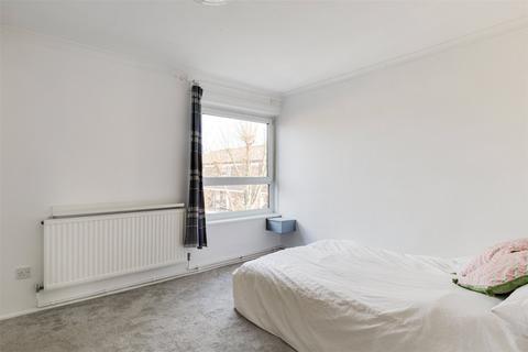 2 bedroom duplex to rent, Gullane House, Bow E3