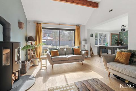 3 Abbey Close, Alcester, B49 5QW