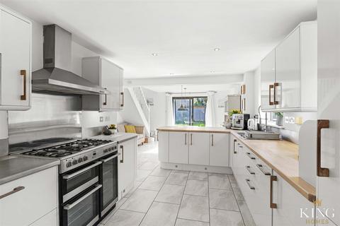 3 Abbey Close, Alcester, B49 5QW