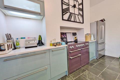 17 Cross Street, Lynton, EX35 6HG