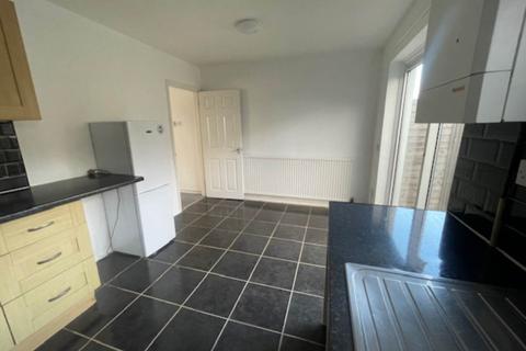 3 bedroom terraced house for sale, Favell Drive, Furzton, Milton Keynes*