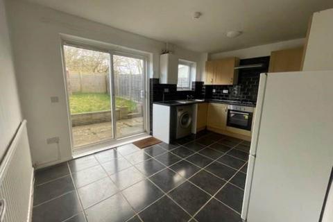 3 bedroom terraced house for sale, Favell Drive, Furzton, Milton Keynes*