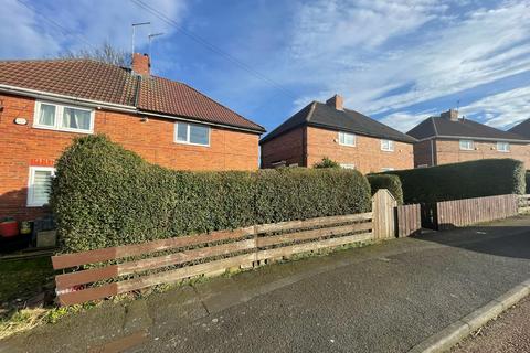 2 bedroom semi-detached house to rent, Montrose Crescent, Gateshead