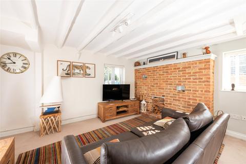 3 bedroom end of terrace house for sale, Church Passage, Newport Pagnell, Buckinghamshire, MK16