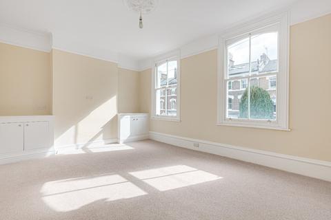 2 bedroom flat to rent, Ferndale Road, London SW4