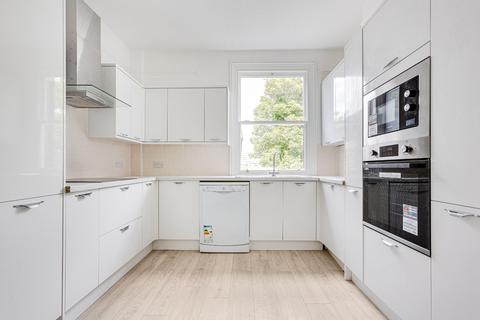 2 bedroom flat to rent, Ferndale Road, London SW4