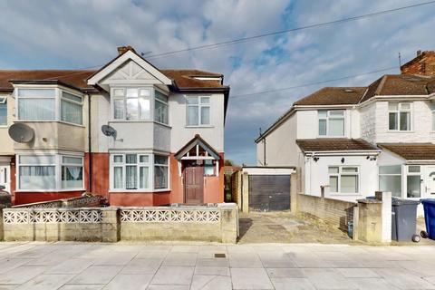 Sudbury Heights Avenue, Greenford, UB6