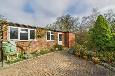 38 Common Lane, New Haw, Addlestone, KT15 3LJ