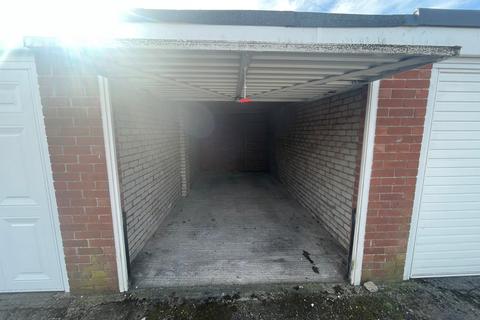 Garage to rent, Sevenoaks Drive, Lancashire FY5