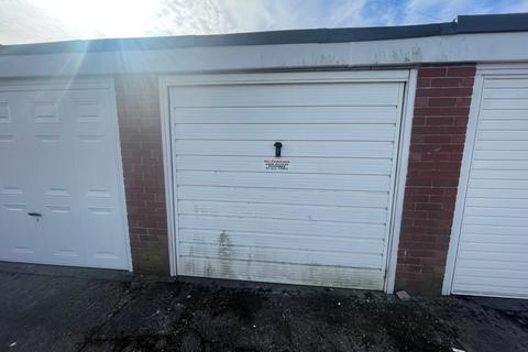 Garage to rent, Sevenoaks Drive, Lancashire FY5