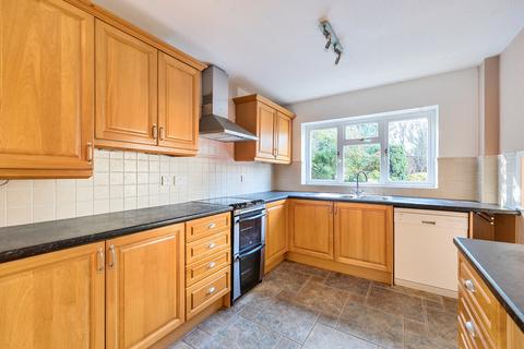 4 bedroom detached house for sale, Balmoral Way, Surrey SM2