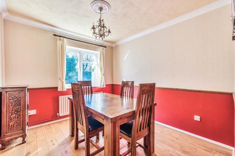 43 Balmoral Way, Sutton, SM2 6PD