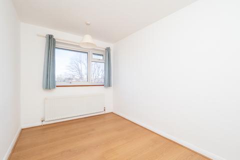 18 Cadogan Court, Sutton, SM2 6LN