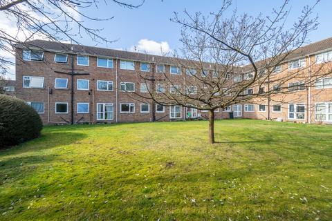 18 Cadogan Court, Sutton, SM2 6LN