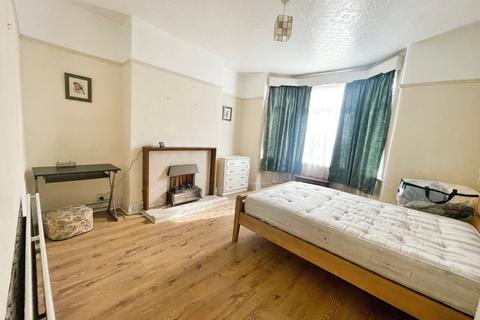 3 bedroom terraced house for sale, Platt Lane, Greater Manchester M14