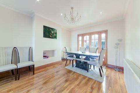 3 bedroom semi-detached house to rent, Beresford Avenue, Surbiton KT5