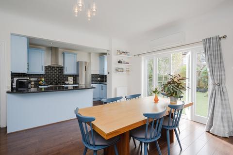 4 bedroom end of terrace house for sale, Kirkley Road, London SW19