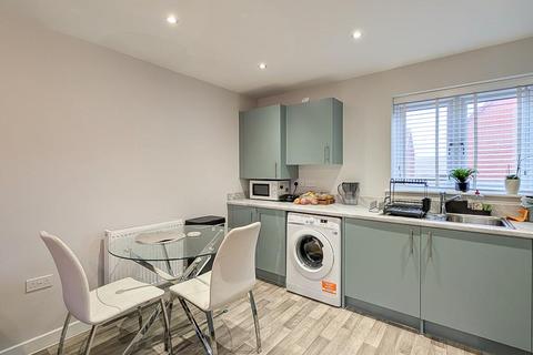 1 bedroom flat for sale, Adams Drive, Redhill