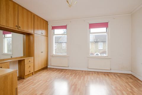 2 bedroom terraced house for sale, Meadow Road, London SW19